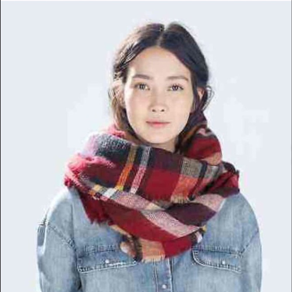 ZARA Red Plaid Blanket Scarf - Picture 3 of 4